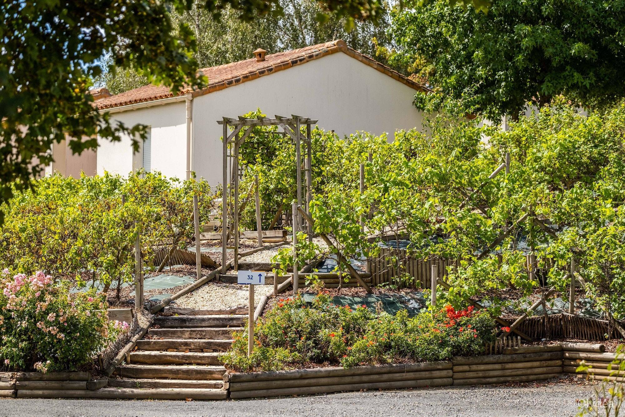 Olydea Les Epesses Hotel Exterior photo