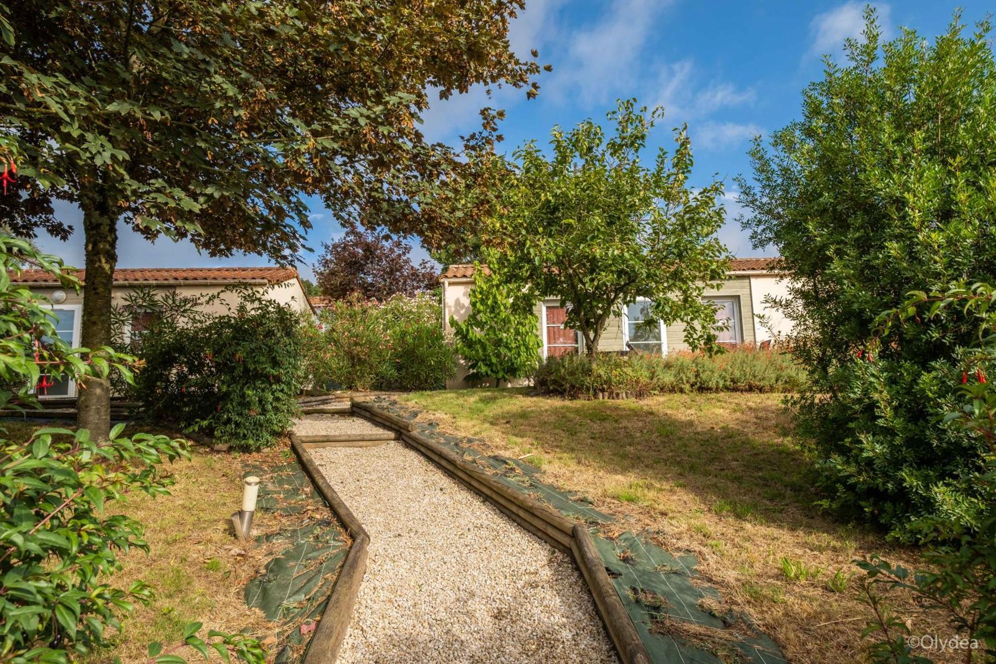 Olydea Les Epesses Hotel Exterior photo