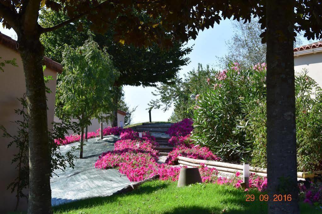Olydea Les Epesses Hotel Exterior photo